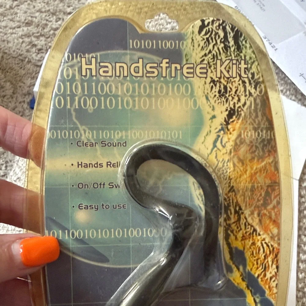 Wireless Series Handsfree Kit - Gray